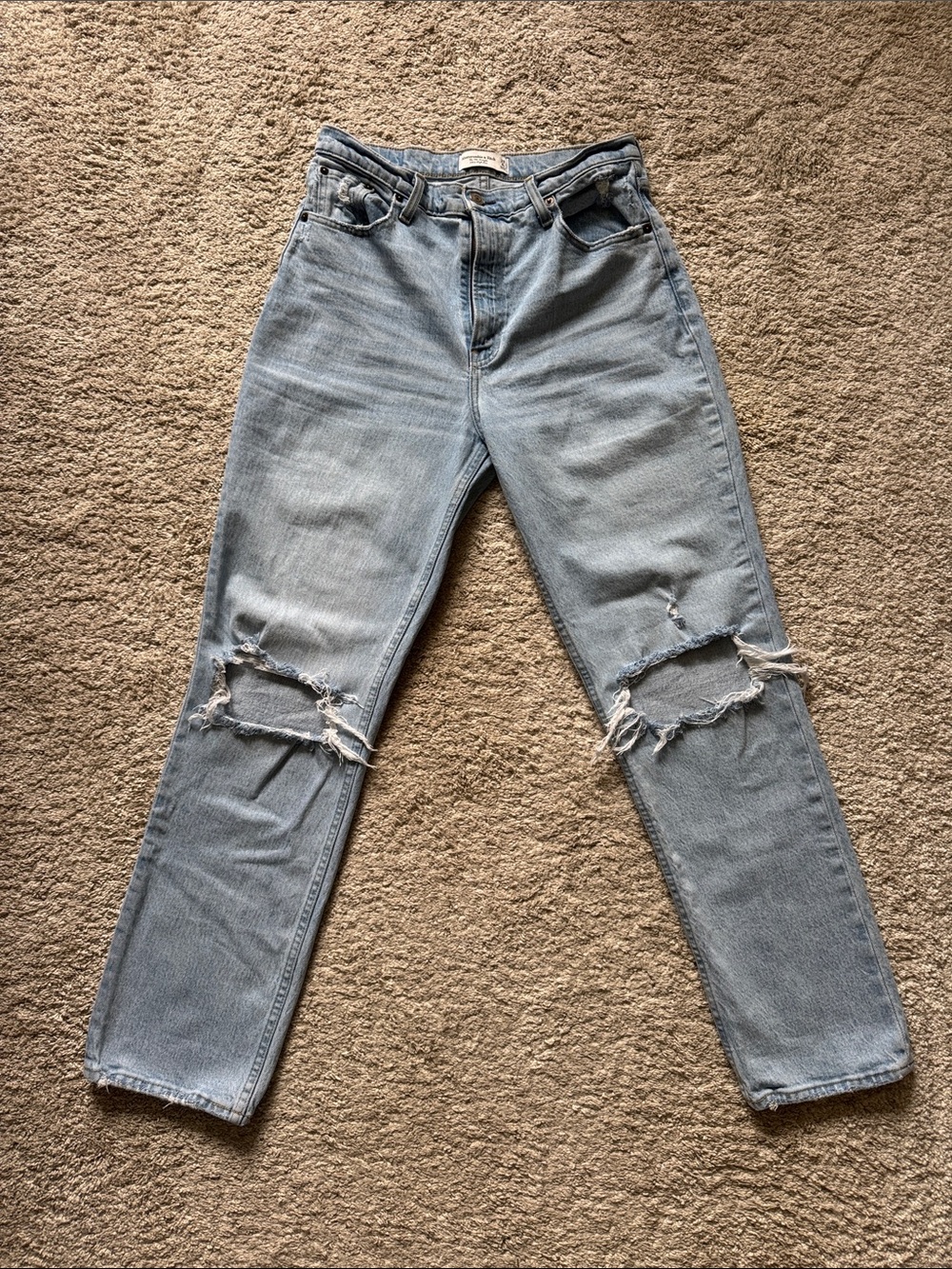 Abercrombie 90s Straight Ultra High Rise jeans size 8R/29